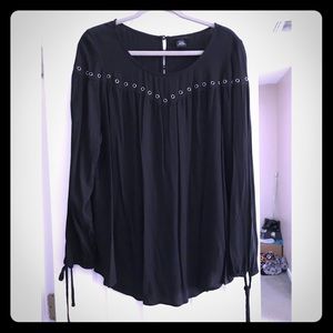 Torrid loose fancy peasant top size 1 $22